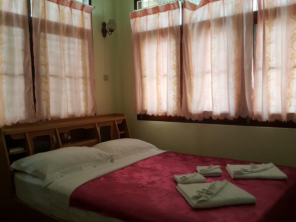 Emmanuel Guesthouse Pracsuap Khirikhan Kültér fotó