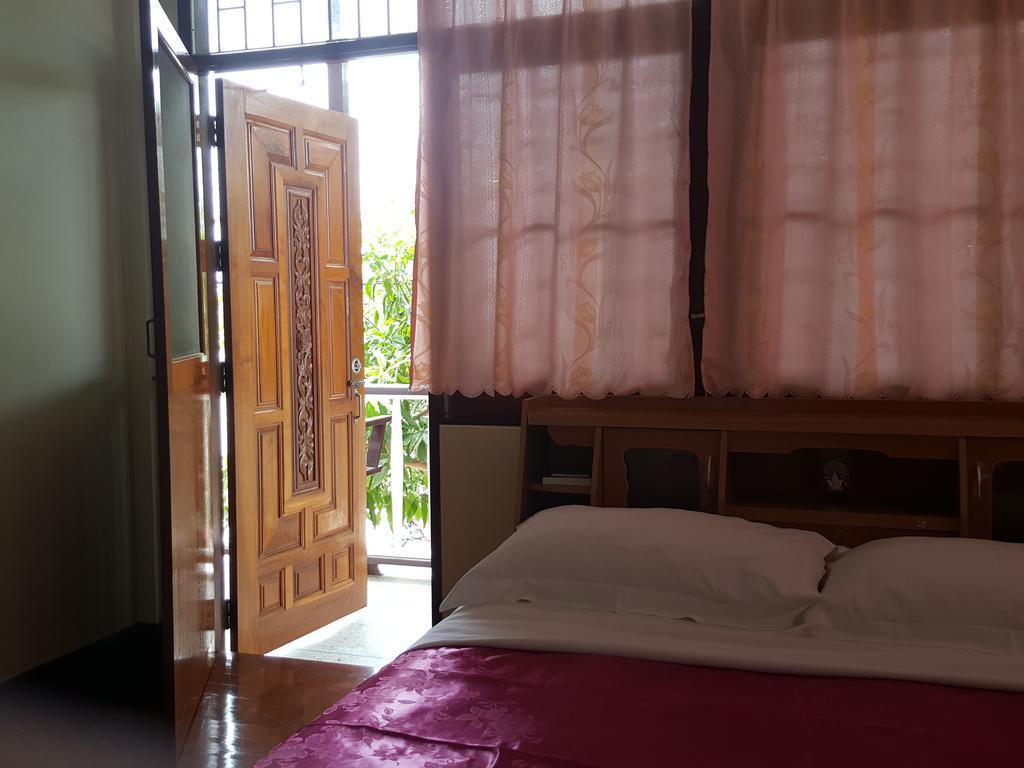 Emmanuel Guesthouse Pracsuap Khirikhan Kültér fotó