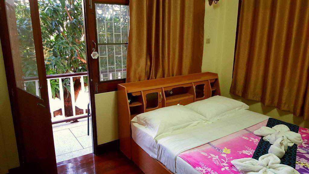 Emmanuel Guesthouse Pracsuap Khirikhan Kültér fotó