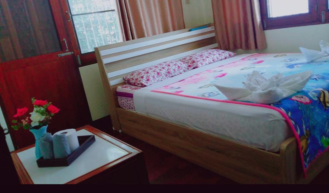 Emmanuel Guesthouse Pracsuap Khirikhan Kültér fotó